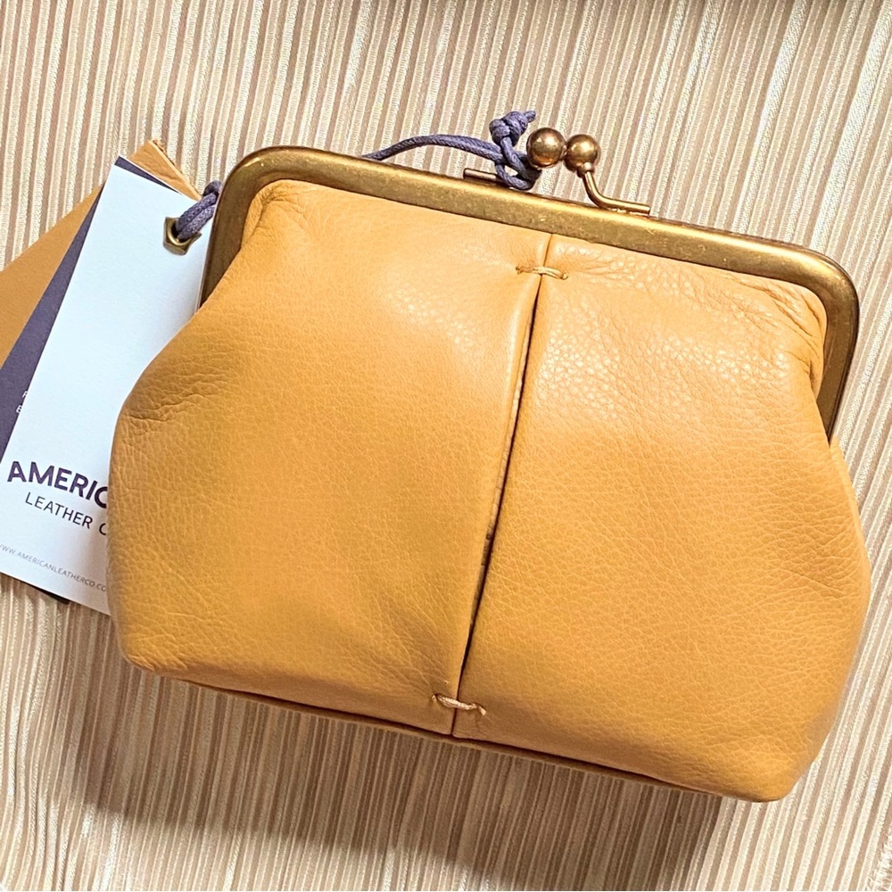 AMERICAN LEATHER CO Wolfe Genuine Leather Kiss-Lock Card Case Wallet Cafe Latte